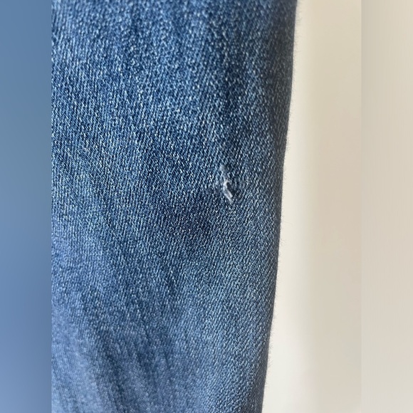 Levi’s 711 Skinny Medium Wash Ripped Jeans; Size 27 - Picture 9 of 9